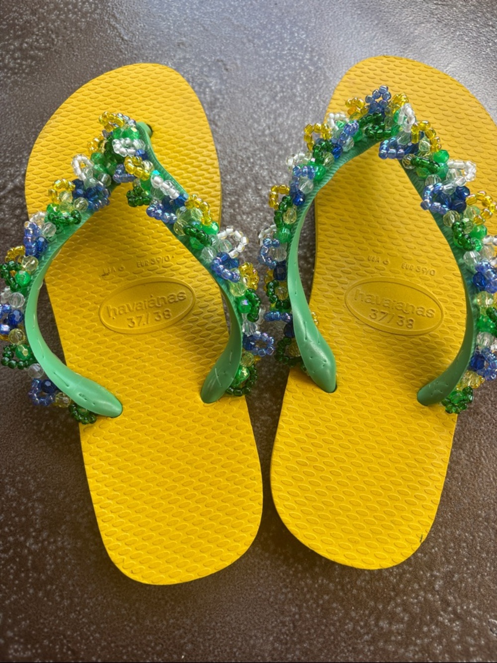 HAVAIANAS Women's Flip Flops w/ flower & beads  Sz: US: 7/8;  (37/38)